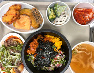 위생적이고 균형잡힌 영양식